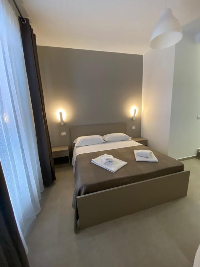 Aeroporto Katane Rooms Catania Bagian luar foto