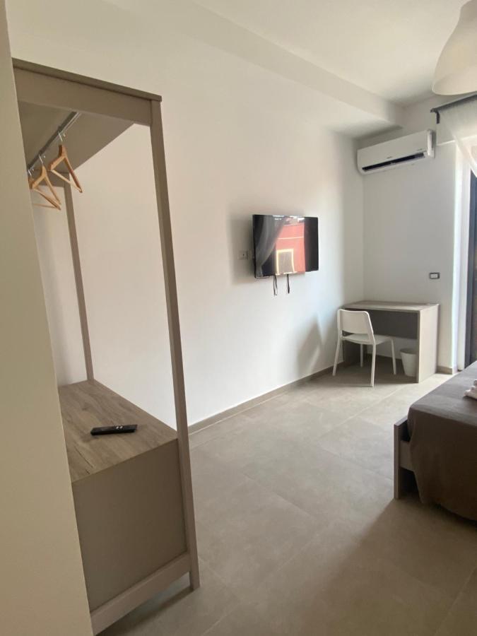 Aeroporto Katane Rooms Catania Bagian luar foto