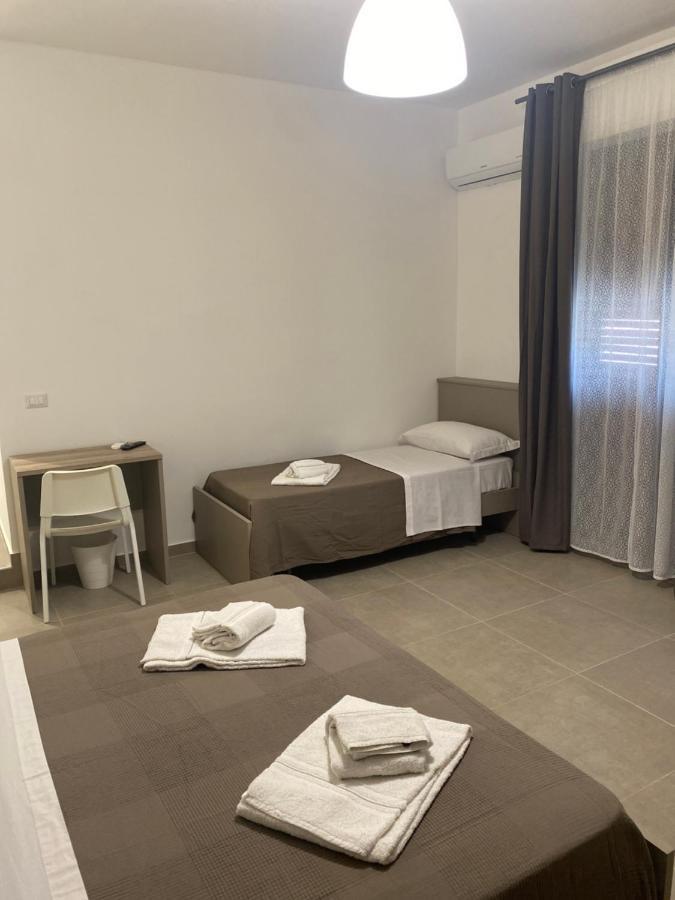 Aeroporto Katane Rooms Catania Bagian luar foto