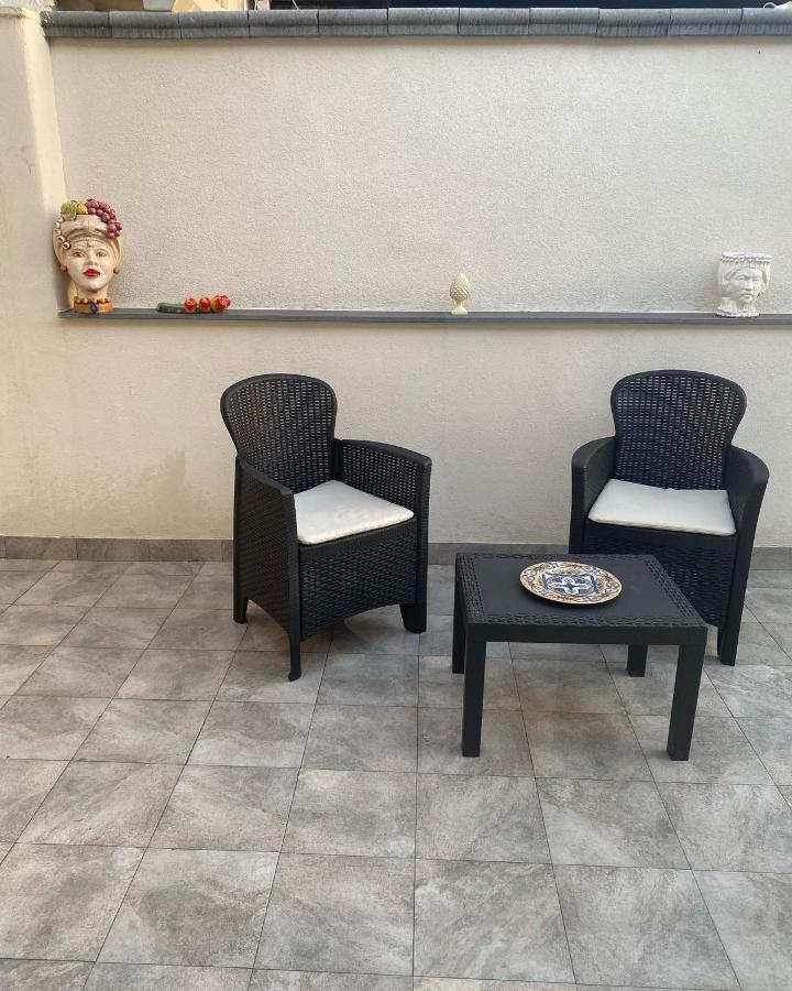 Aeroporto Katane Rooms Catania Bagian luar foto